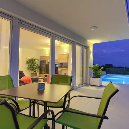 Apartment Helines***** *