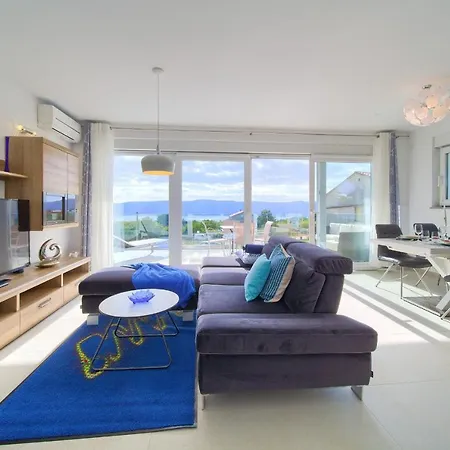Helines***** Apartment