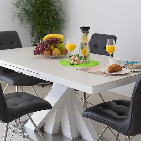 Helines***** Apartment Linardici