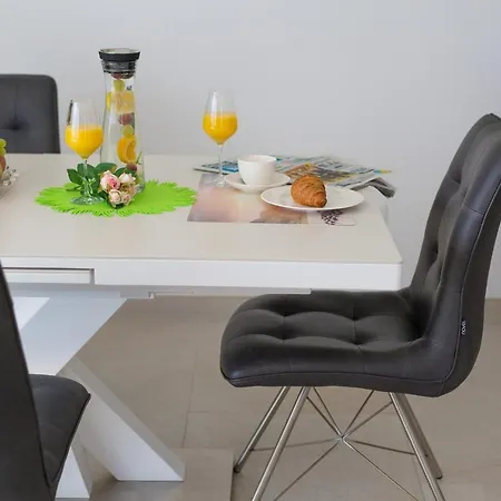 Apartment Helines*****