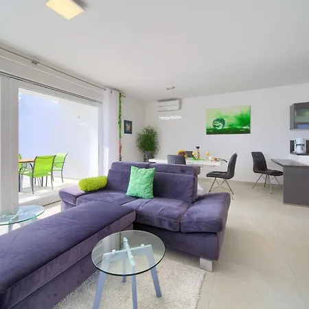 Apartment Helines***** *