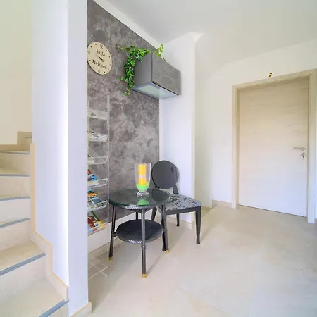 Helines***** Apartment *