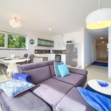 Helines***** Apartment *